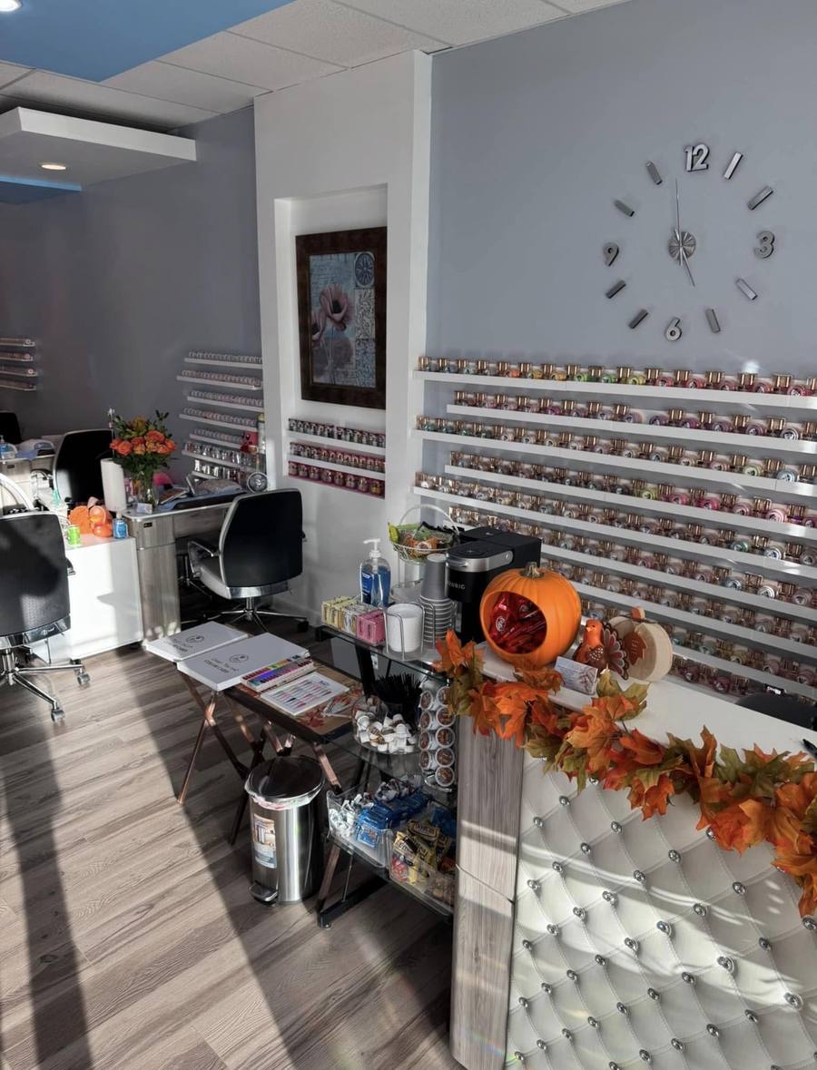 Q Nails Bonsack color selection wall